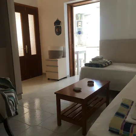 Kyprianos House דירה *